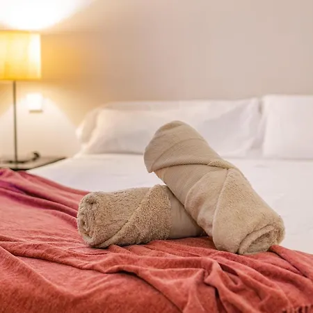 Junto Al Ayuntamiento De *