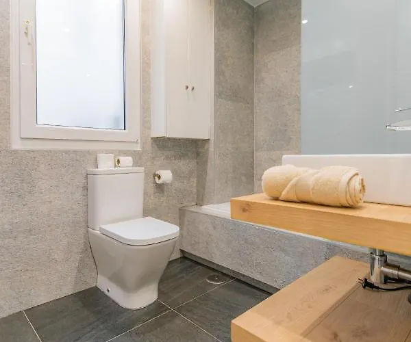 Junto Al Ayuntamiento De * Santander